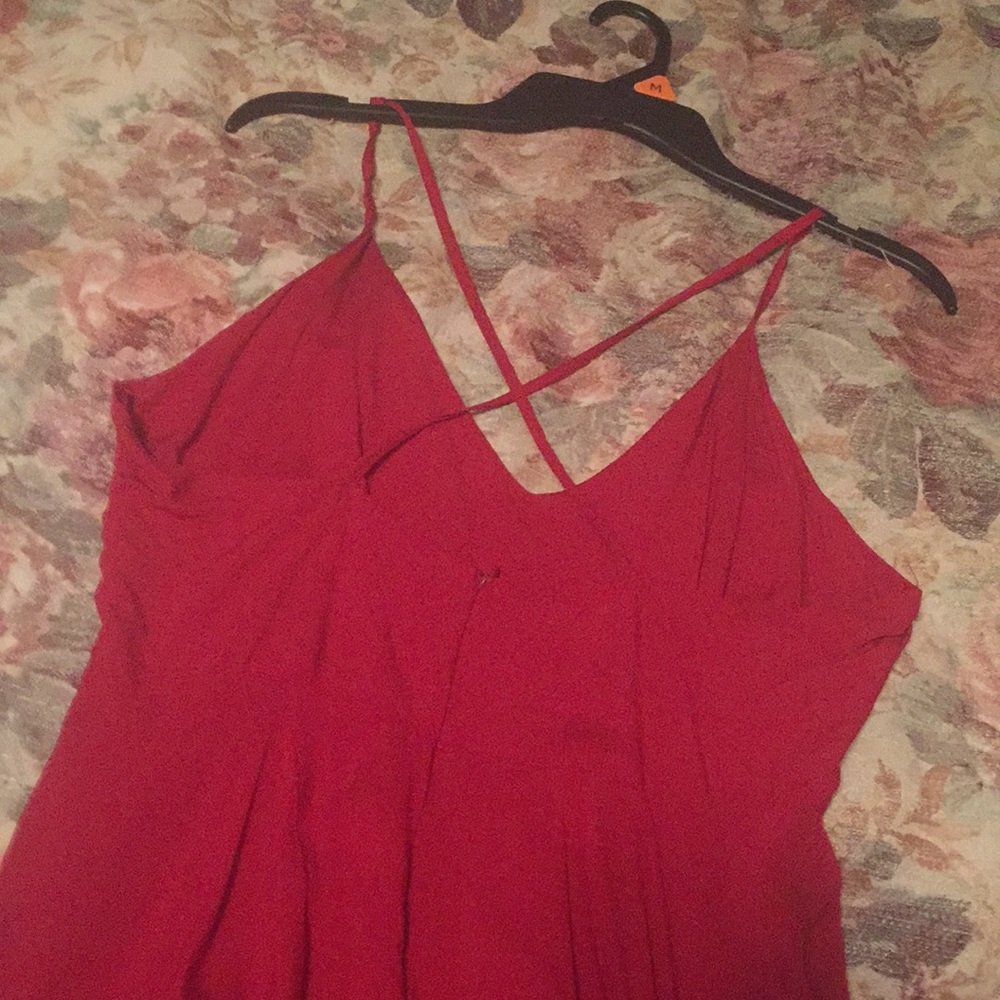 Red simetrical hem - Picture 4 of 4